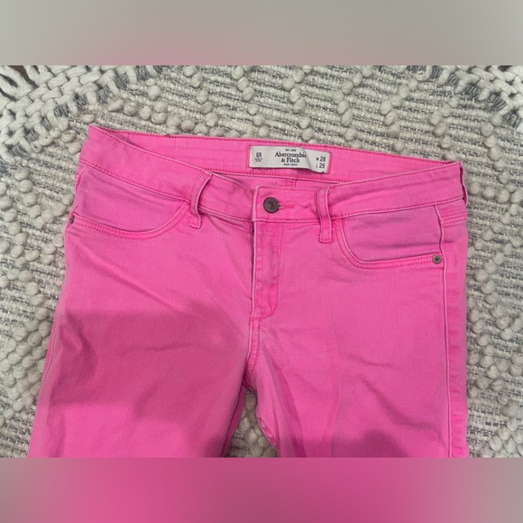 Hot pink Abercrombie& Fitch skinny jeans. - Picture 4 of 5